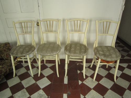 Estado de las sillas antes de la restauración
