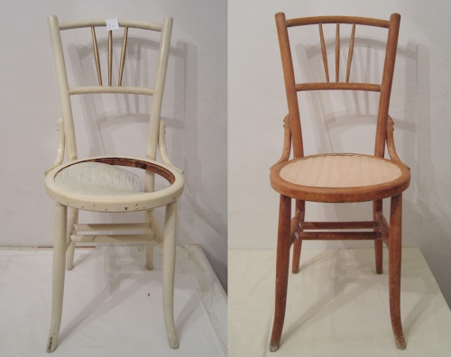 Una de las sillas antes y después del decapado y las reparaciones